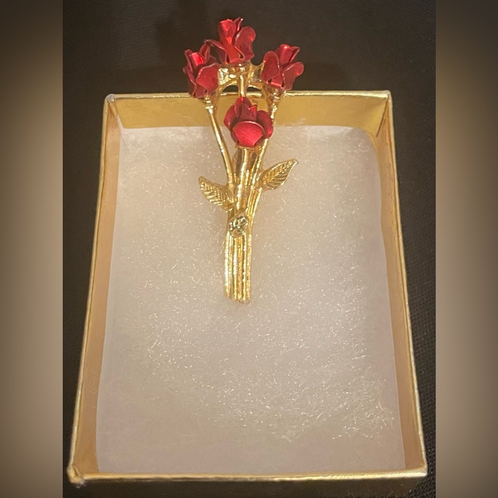 Small brooch; new